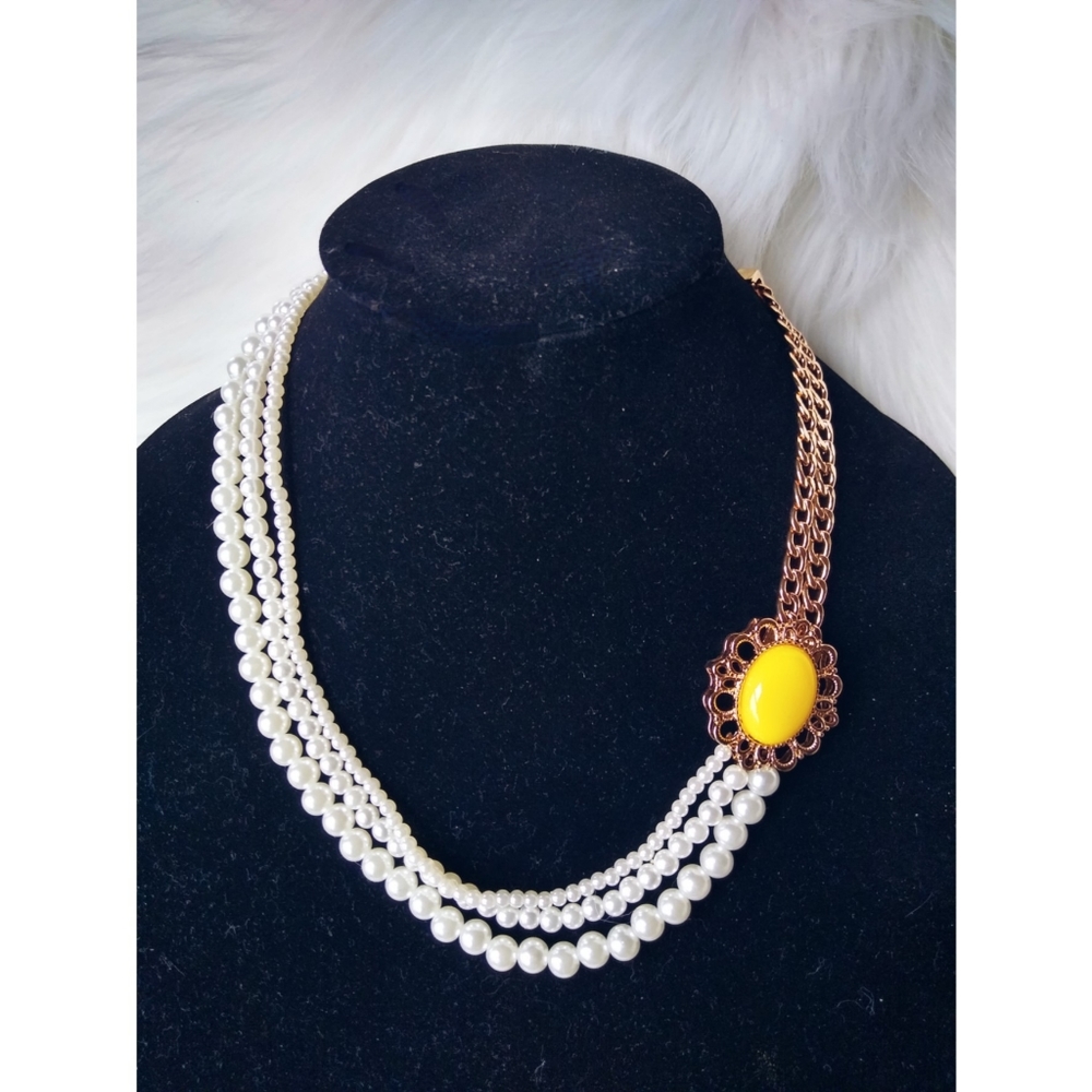 Stylish Pearl Necklace